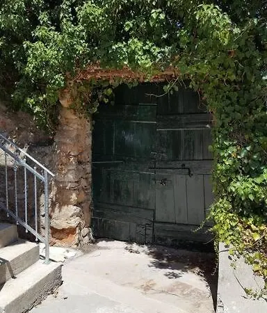 Moderna Kamena Kuca * Dol (Hvar)